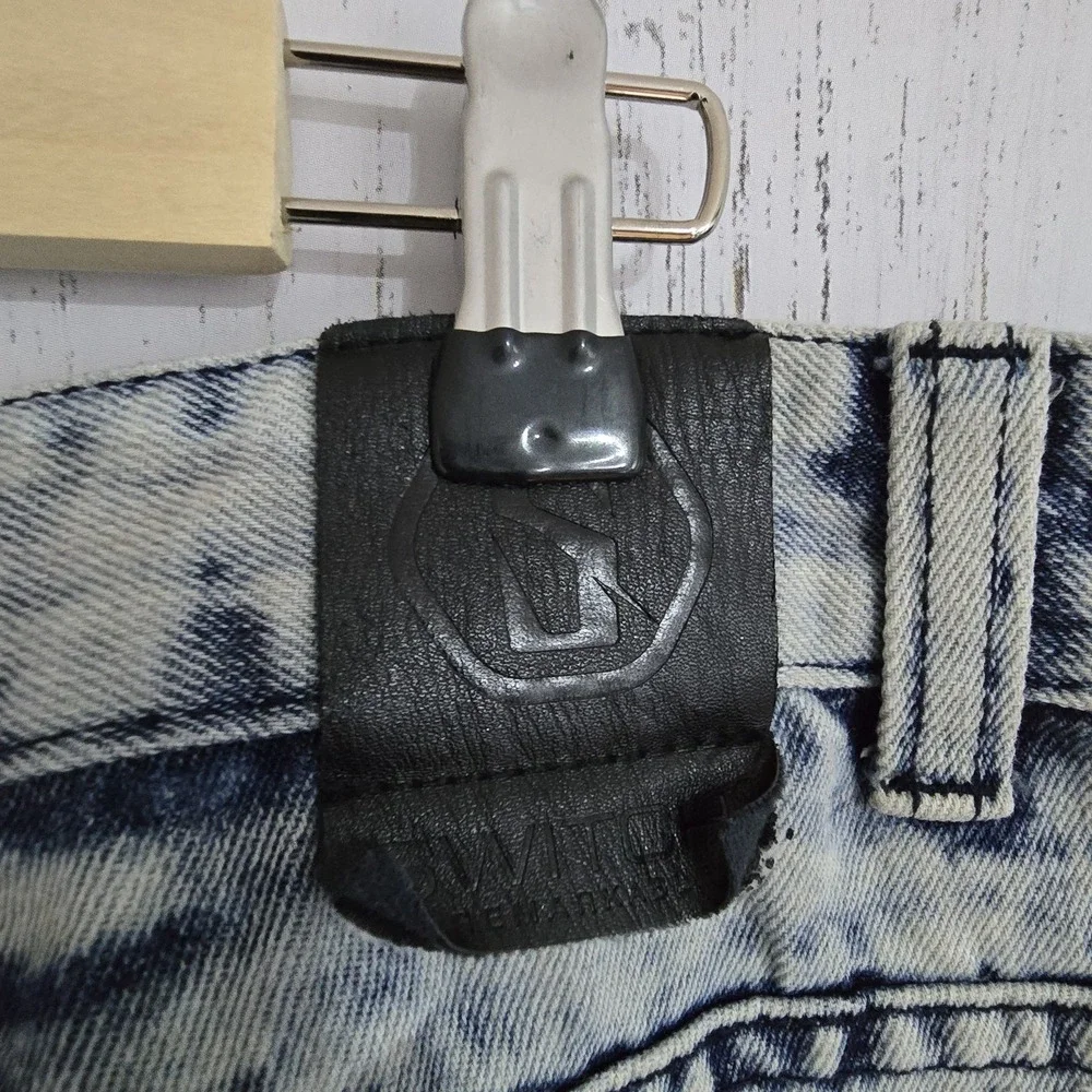 Switch Remarkable 44x32 Destroyed Patched Painted Stretch‎ Jeans